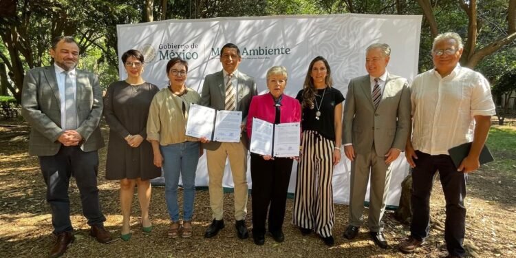 México firma convenio para producir aguacate de exportación con cero deforestación