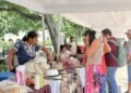 Artesanas yucatecas fortalecen su economía en feria con enfoque social