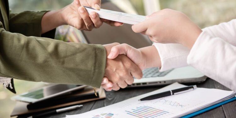 Utilidades 2026: quién las recibe, fechas límite y qué hacer si no te pagan en mayo