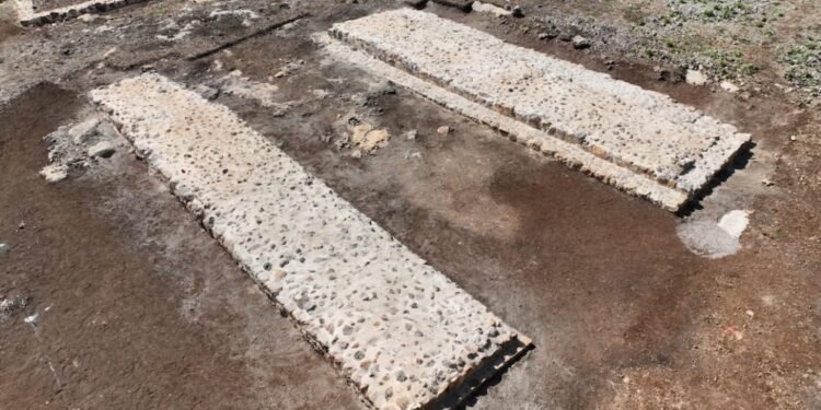 Rescatan juego de pelota preclásico en Poxilá durante obras del Tren Maya de Carga