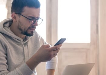 El SAT lanza alerta por SMS falsos sobre devoluciones de impuestos; es robo de datos