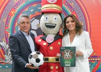 La tradición vuelve: llegó el álbum Panini del Mundial… pero con cachitos