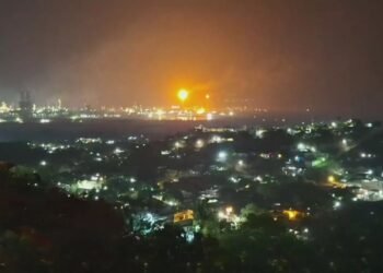 Salina Cruz vuelve a encender alarmas tras incendio en instalación clave de Pemex
