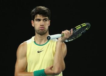 ¿Qué le pasó a Carlos Alcaraz? La lesión que lo deja fuera de Wimbledon y Queen’s