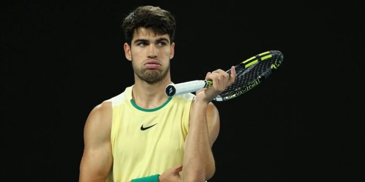 ¿Qué le pasó a Carlos Alcaraz? La lesión que lo deja fuera de Wimbledon y Queen’s
