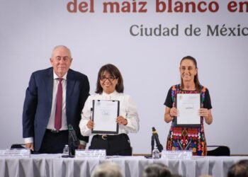 Lanzan acuerdo histórico para el maíz; productores tendrán compras anticipadas