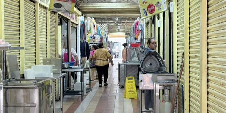 ¿Ya es seguro volver al García Rejón? El bazar reabre tras el susto por incendio