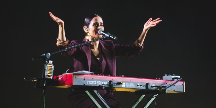 Así suena la canción de Julieta Venegas para el Mundial 2026