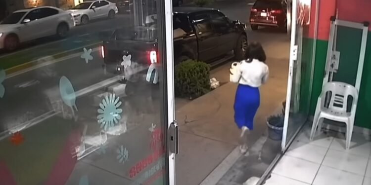 “Con las manos en la masa”; exhiben a “Lady Pastel” tras robo exprés en Acapulco
