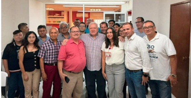 Vecinos y tianguistas reciben a Rafael Marín Mollinedo en intensa gira por Quintana Roo