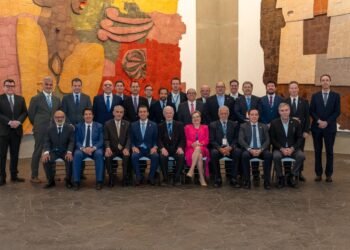 Industria automotriz traza nueva ruta regional; México se suma al acuerdo