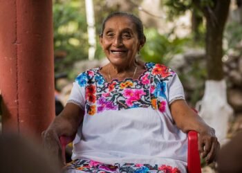 ¿Ya viste “Sinahal”? Conoce el documental sobre parteras tradicionales que agotó la taquilla en su premiere