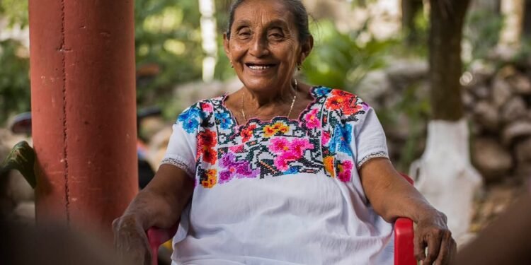 ¿Ya viste “Sinahal”? Conoce el documental sobre parteras tradicionales que agotó la taquilla en su premiere