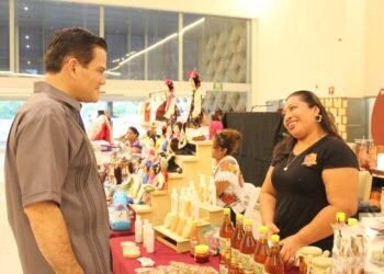 ¿Quién impulsa la economía ? Artesanos superan más de $417 mil en ventas