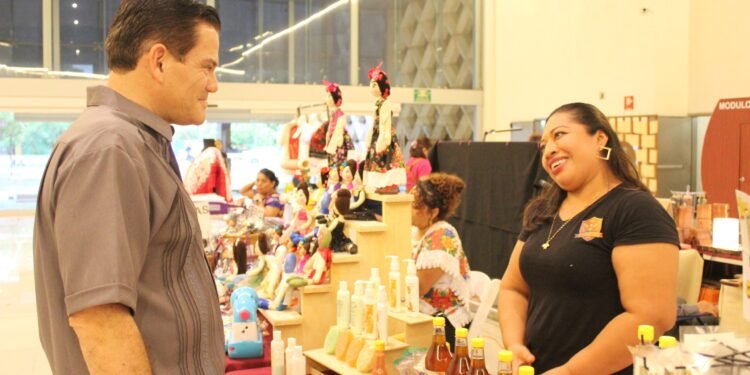 ¿Quién impulsa la economía ? Artesanos superan más de $417 mil en ventas