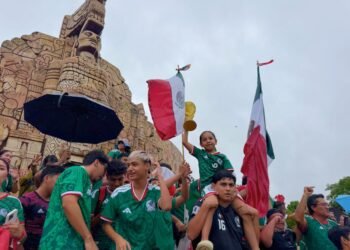 Bajo el aguacero y con el corazón en verde: Mérida celebra el triunfo de la selección