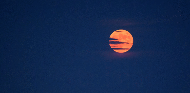 La Luna de Fresa ya viene; así podrás disfrutar el espectáculo más esperado del cielo de junio