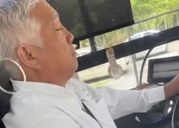 ¿Dormido al volante? Así fue captado un operador del Va y Ven en pleno recorrido