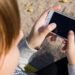 ¿Tu hijo no suelta el celular? Expertos alertan sobre la nueva adicción que crece entre niños