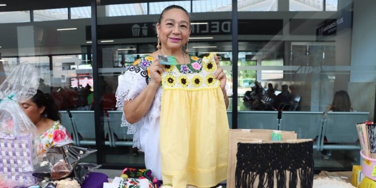 La terminal de Mérida abre sus puertas a 63 artesanas; así puedes conocer y comprar sus productos