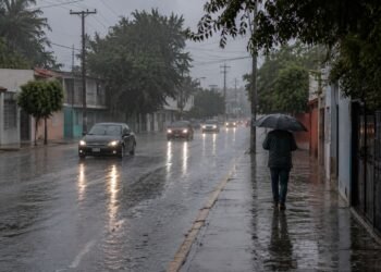 Temporal de lluvias llega con fuerza al sureste; alertan por inundaciones y crecida de ríos