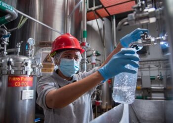 Coca-Cola FEMSA acelera acciones ambientales; aumenta uso de energía renovable y materiales reciclados