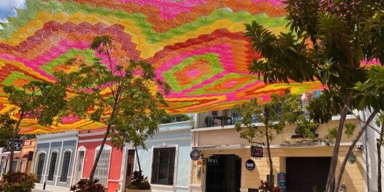A puntadas, la calle 47 teje su nueva identidad. Así es como luce