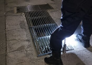 Así fue el rescate del hombre que pasó 8 horas atrapado en el drenaje