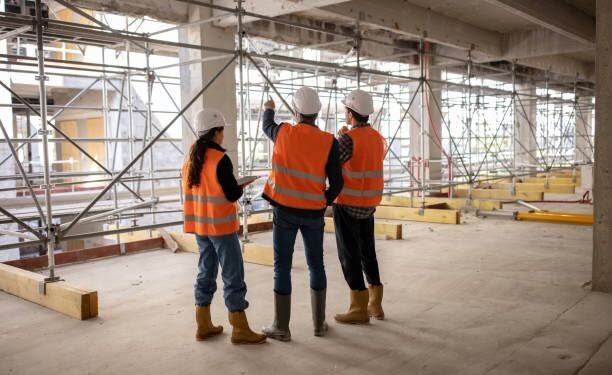 Constructoras vuelven a ver luz al final del túnel… pero ahora esto les falta