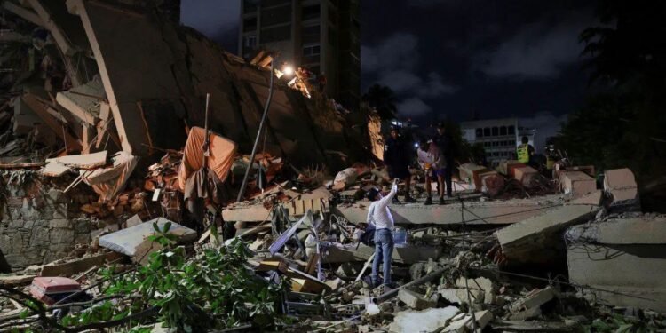 Venezuela declara emergencia tras sismos; México prepara brigadas de apoyo