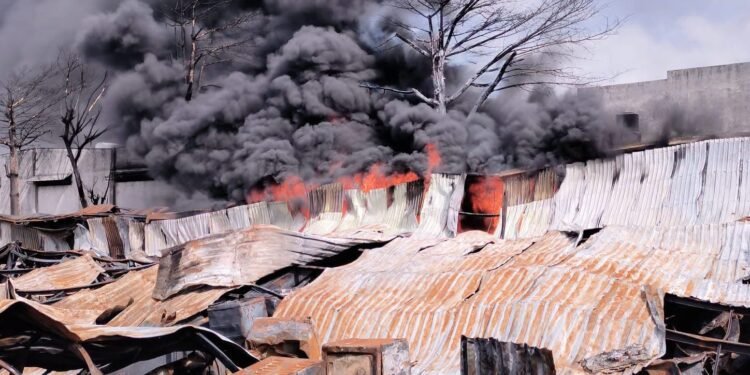 ¿Otra vez la antigua Telebodega? Un nuevo incendio moviliza a los bomberos