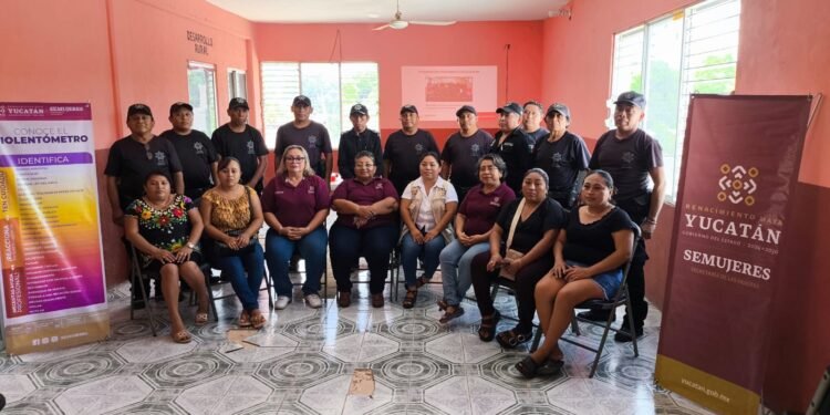 Semujeres capacita a policías de Chikindzonot en perspectiva de género