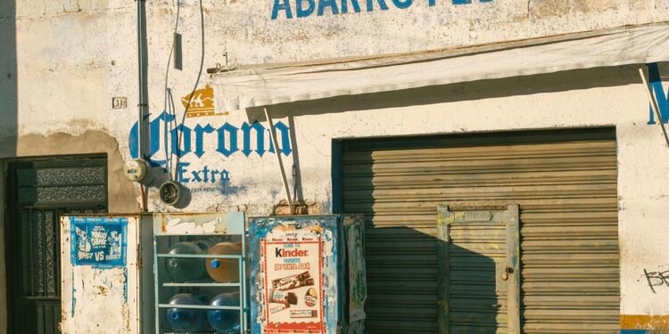 Los apagones afectan a tiendas de barrio; Canacope pide a la CFE garantizar el servicio