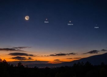 ¡No pestañees! La Luna, Marte y Saturno protagonizarán un espectáculo en el cielo esta semana