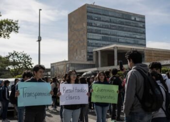 Escándalo por resultados de la UNAM escala; comisión revisará examen y posibles anomalías