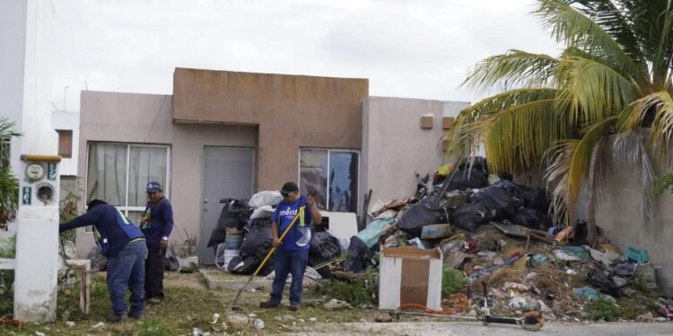 La basura se acumula y crece el riesgo; Mérida aún tiene 35 casas por intervenir