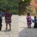 Entre aplausos y ausencias: el único egresado de kinder que conmovió a México