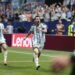 Un avión se convirtió en estadio: 187 pasajeros vivieron juntos el Argentina-Egipto