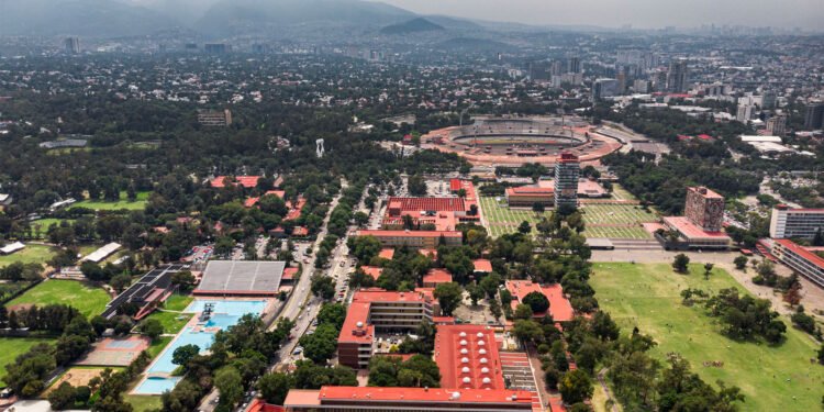 ¿Por qué la UNAM ha suspendido la inscripción a licenciaturas?