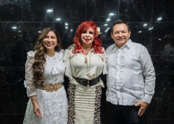 Díaz Mena refrenda alianza con Campeche durante el Informe de Layda Sansores