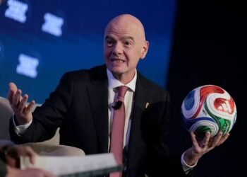 ¡Infantino, fuera! Aficionados lanzan petición contra el presidente de la FIFA