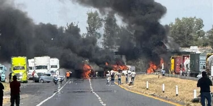 Michoacán enfrenta jornada violenta tras despliegue de fuerzas federales