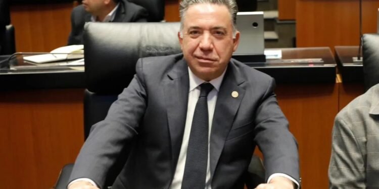Bajo presión política, Enrique Inzunza pasa a las filas independientes