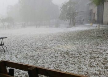 Granizo sorprende a Mérida; tormenta golpea el centro y poniente de la ciudad