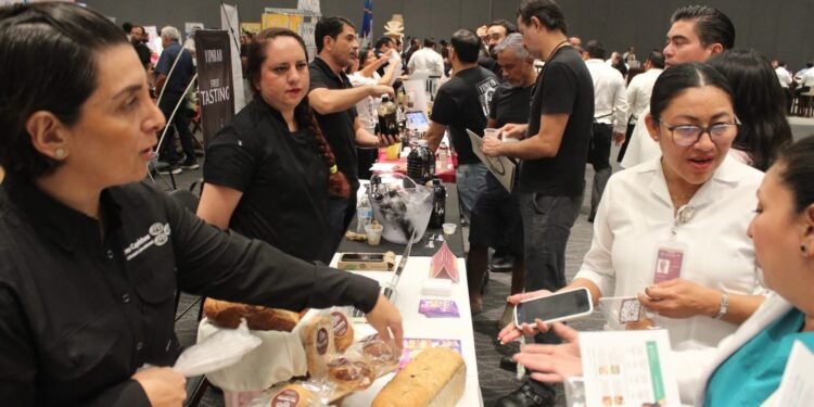 Impulsan a más de 16 mil emprendedores para avanzar hacia la formalidad
