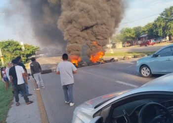 Liberan el Periférico tras varias horas de bloqueo; SSP restablece la circulación