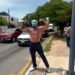Sorpresa en el semáforo: “Limpiaparabrisas Mx” lleva su contenido a las calles de Mérida