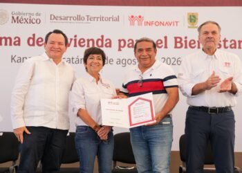 ¡De pagar renta a estrenar casa! 208 familias reciben las llaves de su hogar en Kanasín