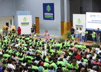 Vecinos de Mérida se organizan: 500 comités atienden necesidades comunitarias
