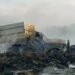 Fuego consume camioneta tras atravesar zona de basura en Tizimín